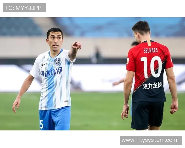 乔约翰逊在对阵热火的精彩表现引发球迷热议与期待